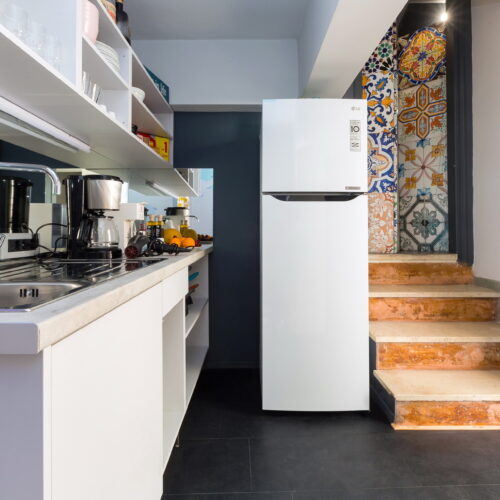 URBAN DEN 1st. RIGHT