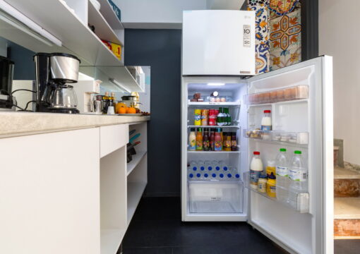 URBAN DEN 1st. RIGHT