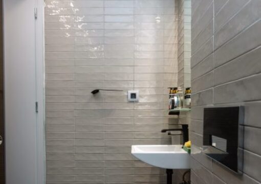 URBAN DEN 1st. RIGHT