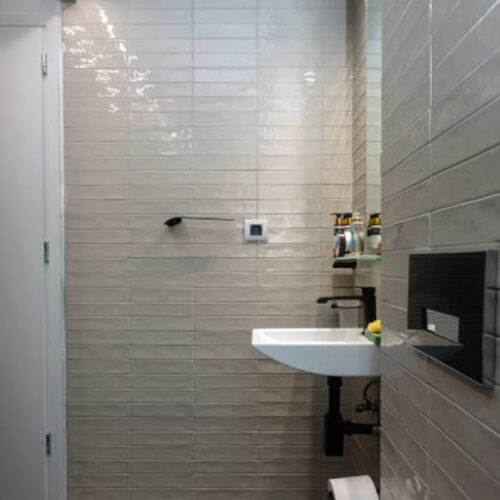 URBAN DEN 1st. RIGHT