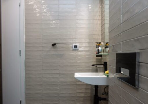 URBAN DEN 1st. RIGHT