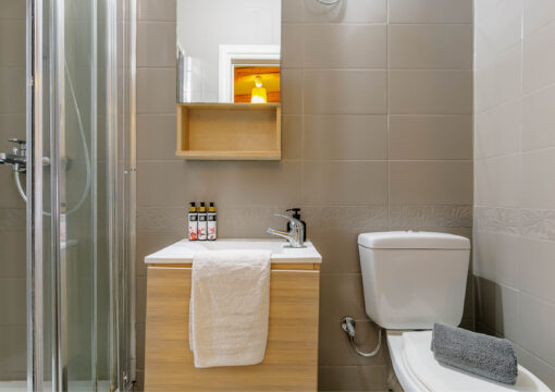 Venetian Well Apartment