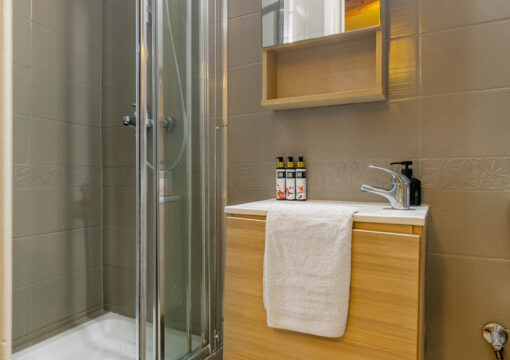 Venetian Well Apartment